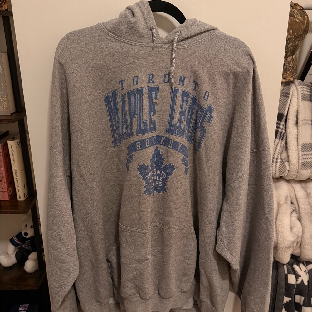 Toronto maple leafs hoodie